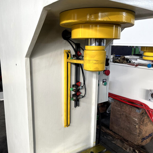 C-Frame Hydraulic Press 40T/63T/100T/125T Precision Stamping Open-Front Press